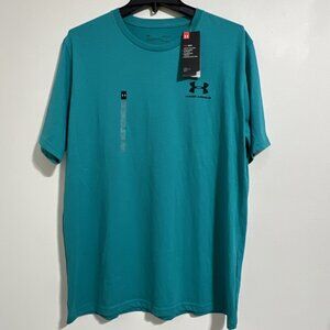 Under Armour Loose Coupe Lache Lightweight Shirt Mens LARGE Spell Out Logo